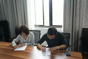 推進(jìn)幫帶結(jié)對(duì)建設(shè)，搭建成長成才大舞臺(tái) ——房總集團(tuán)導(dǎo)師傳幫帶簽訂