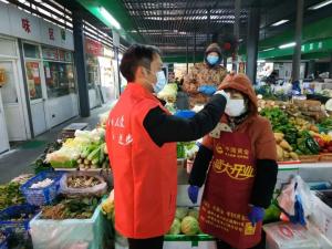 嚴(yán)防嚴(yán)控 共抗疫情：房總?cè)嗽谛袆?dòng)！