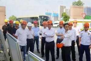 市委常委、常務(wù)副市長(zhǎng)楊六順一行調(diào)研公司壟上花苑項(xiàng)目施工安全情況